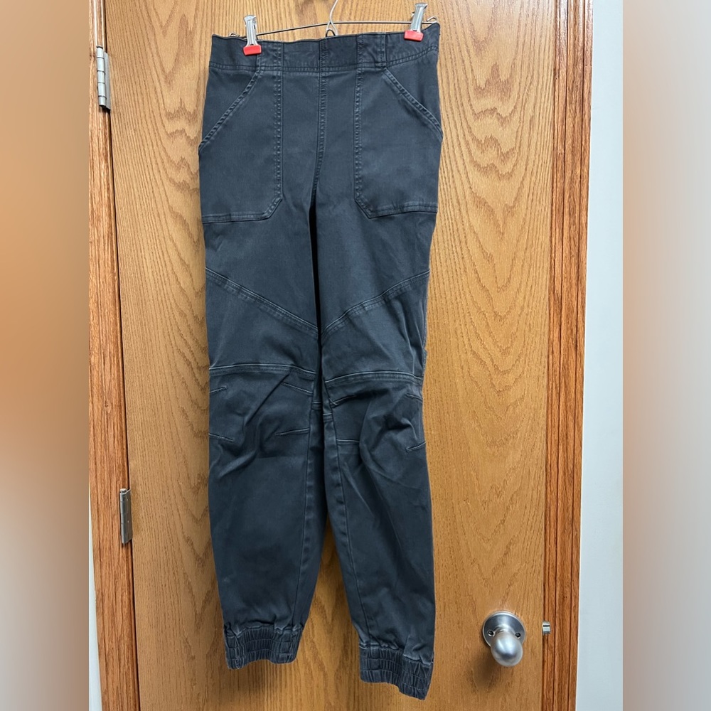 Spanx, mid rise twill joggers. Size Medium